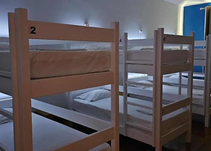 Santa Maria Hostel *