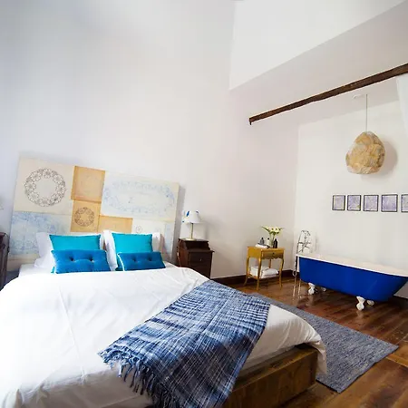 Santa Maria Hostel *