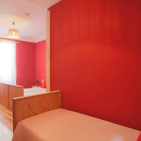 Santa Maria Hostel *